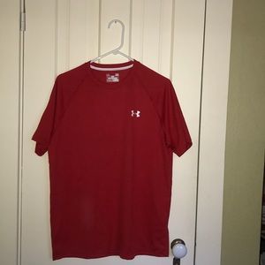 Read under armour dry fit shirt. NEVER WORN.